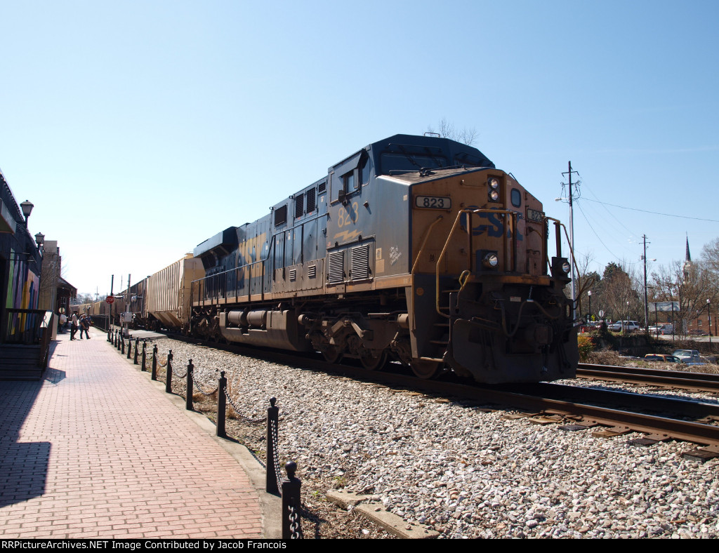 CSX 823